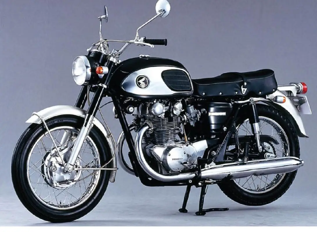 , Bombardero negro Honda CB 450 de 1965