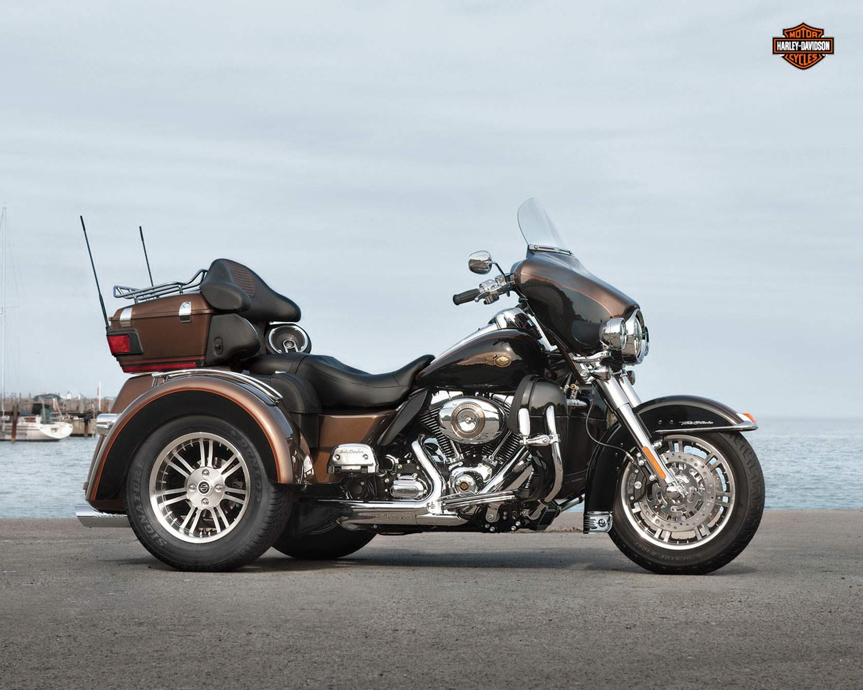 , Harley Davidson FLHTCUTG Tri Glide Ultra Clásica