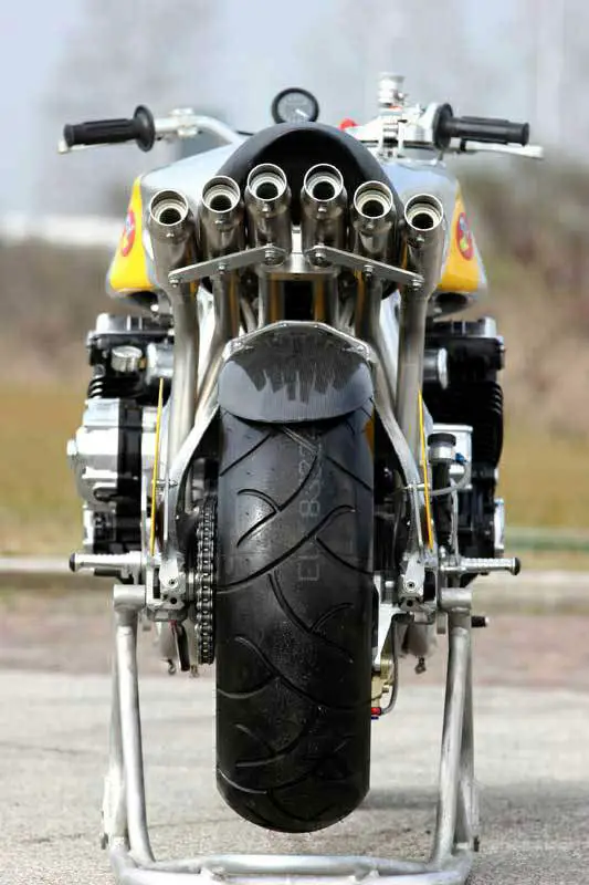 , Honda CBX “pato preñado” de Totti Motori
