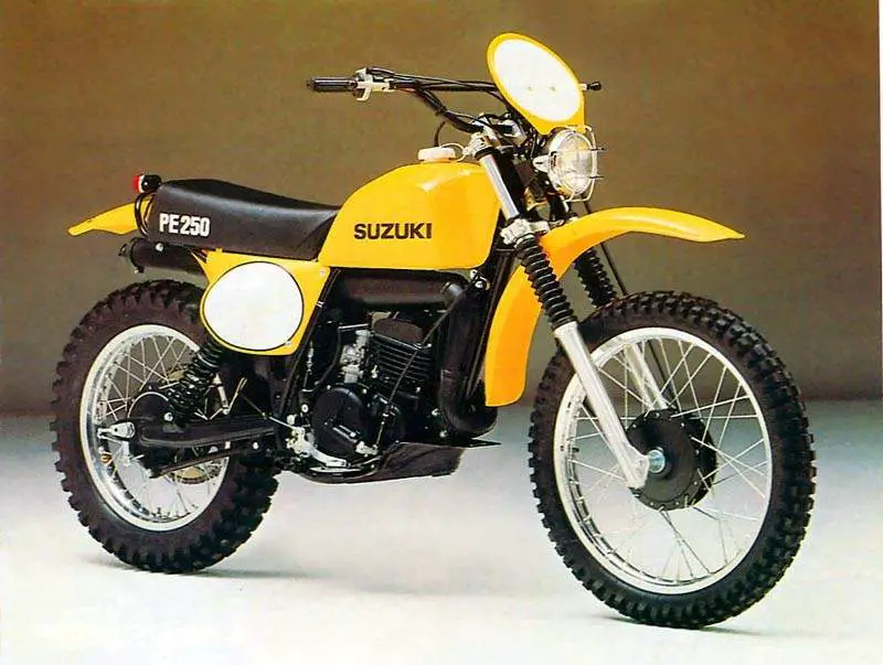 , Juego Suzuki PE 250