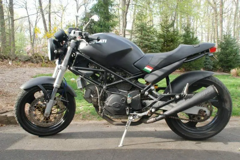 , Juego en línea Ducati Monster 750 Dark