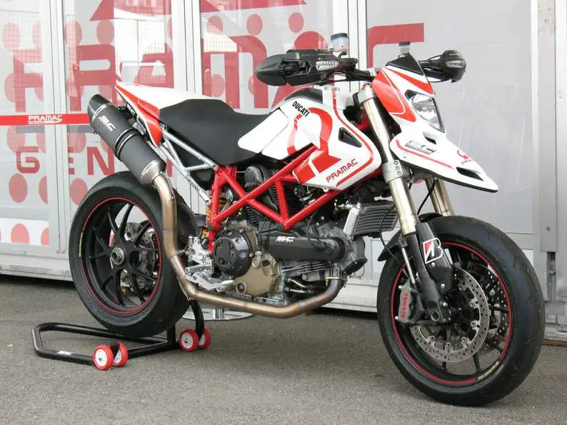 , Réplica Ducati Hypermotard 1100S Pramac Racing de SC Project