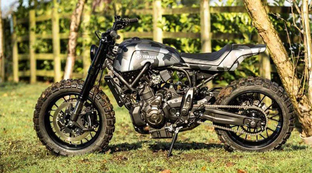 , Patio de doble estilo Yamaha XSR700 construido por Rough Crafts