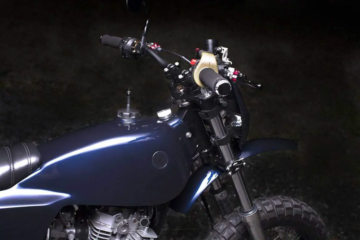 , Yamaha XT 600 Scrambler con Motos Freeride